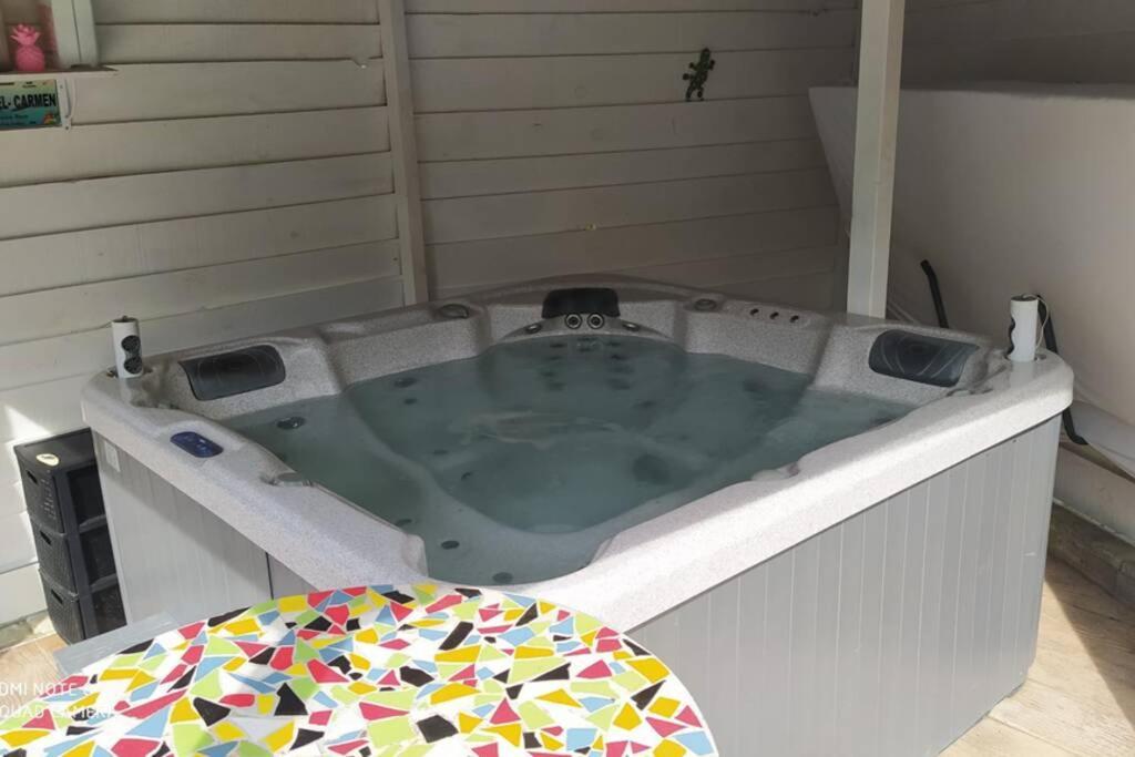 Appartement Tout Confort Au Calme Avec Jacuzzi Mouguerre Exterior photo